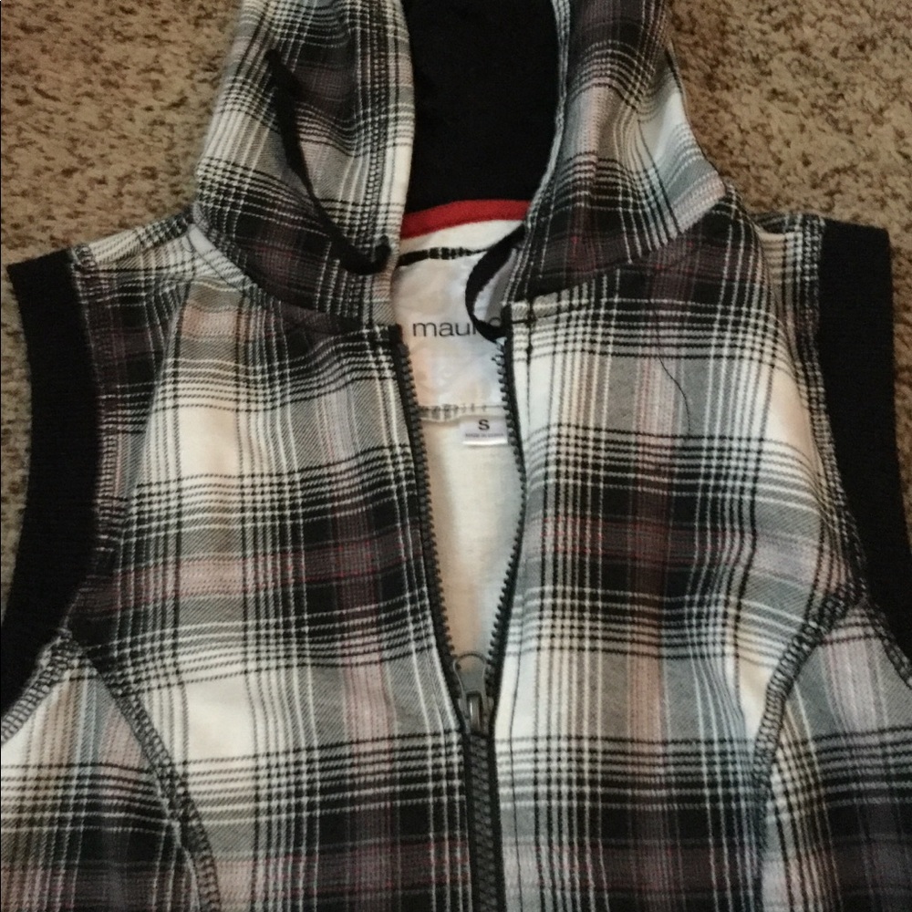 Vest - Picture 2 of 5